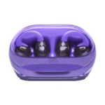 Écouteurs ouverts à conduction aérienne JBL SOUNDGEAR CLIP - IP54 - Bluetooth 5.4 - Autonomie 8 + 22h avec l'étui - Violet – Image 3