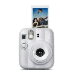 Appareil photo instantané Fujifilm Instax Mini 13 - Alimentation par deux piles alcalines AA - Éjection de film automatique - Argile Blanc