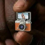 Mini caméra à écran rabattable - Vidéo résolution  1080P -  Capteur d'image CCD -  Écran HD IPS de 1,47" - LK-027 - Orange
